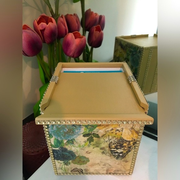 HANDMADE GARDEN BLING THEMED TISSUE BOX - Picture 7 of 10